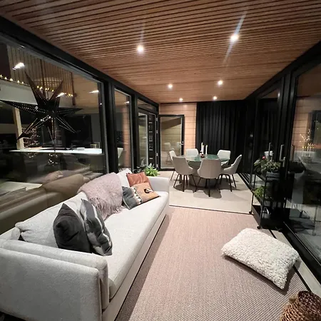 Сasa de vacaciones Log Modern Interior