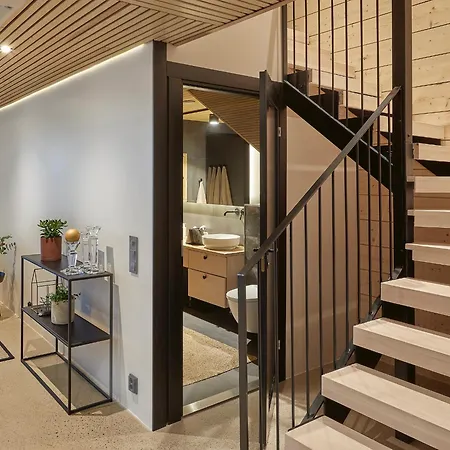 بيت للعطل Log Modern Interior