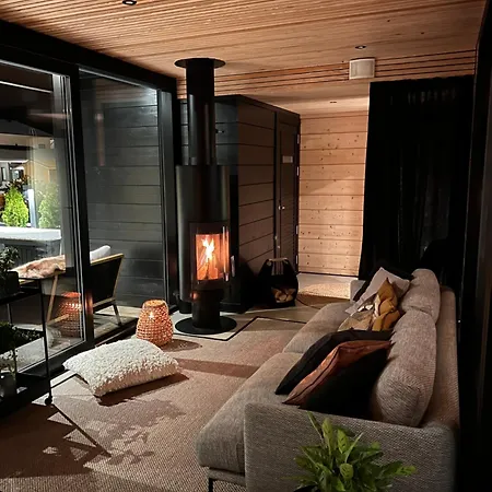 Log Modern Interior Feriehus Rovaniemi