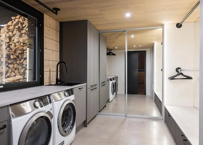 Log Modern Interior بيت للعطل روفانييمي